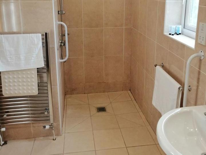 The Flying Fish Stables Hotel Ilminster Ruang foto