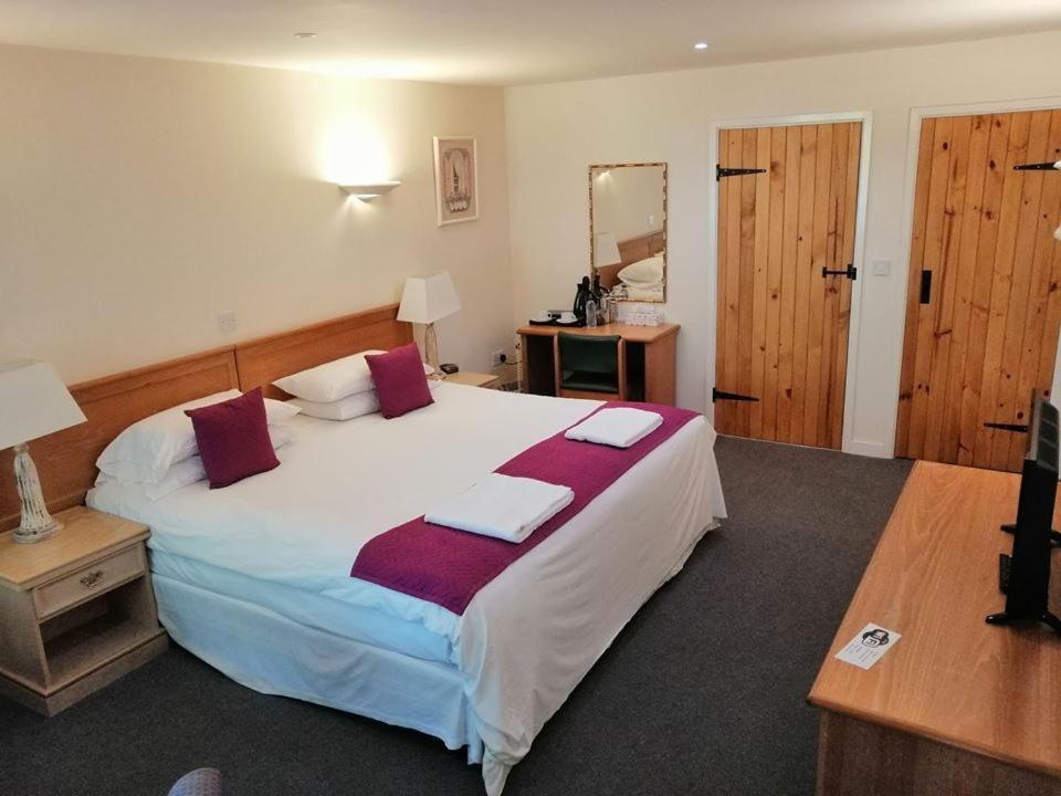 The Flying Fish Stables Hotel Ilminster Ruang foto